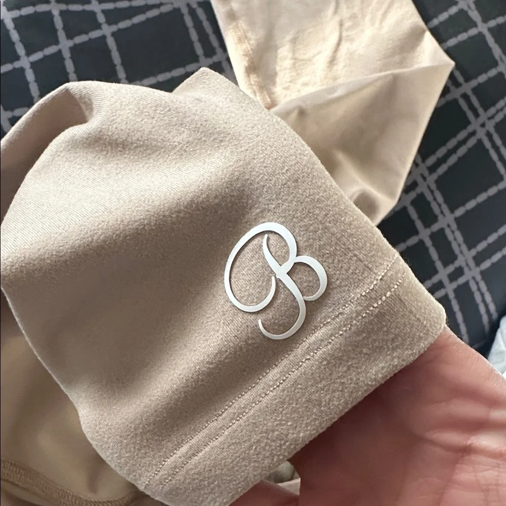 Bombshell Internal Scrunch Leggings - Picture 4 of 4